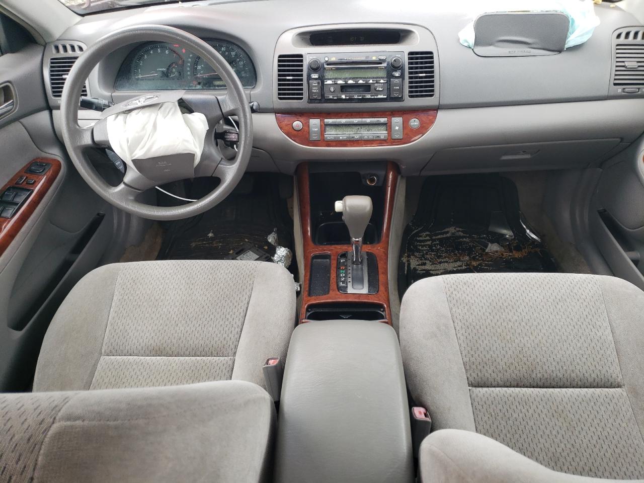 2003 Toyota Camry Le VIN: 4T1BE30K63U218532 Lot: 63845345