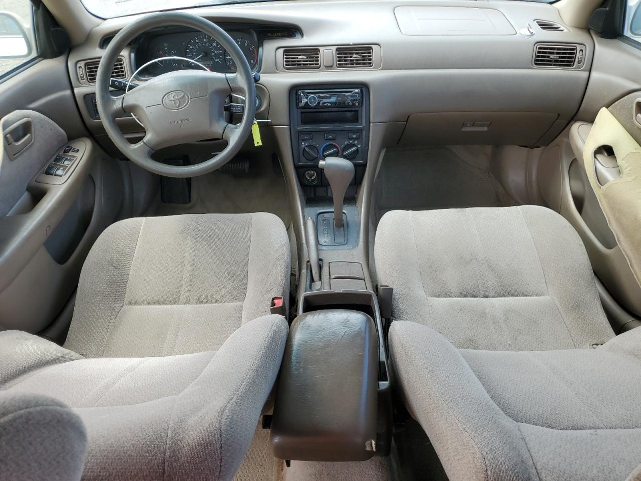 2000 Toyota Camry Ce VIN: JT2BG22K1Y0432969 Lot: 64050305