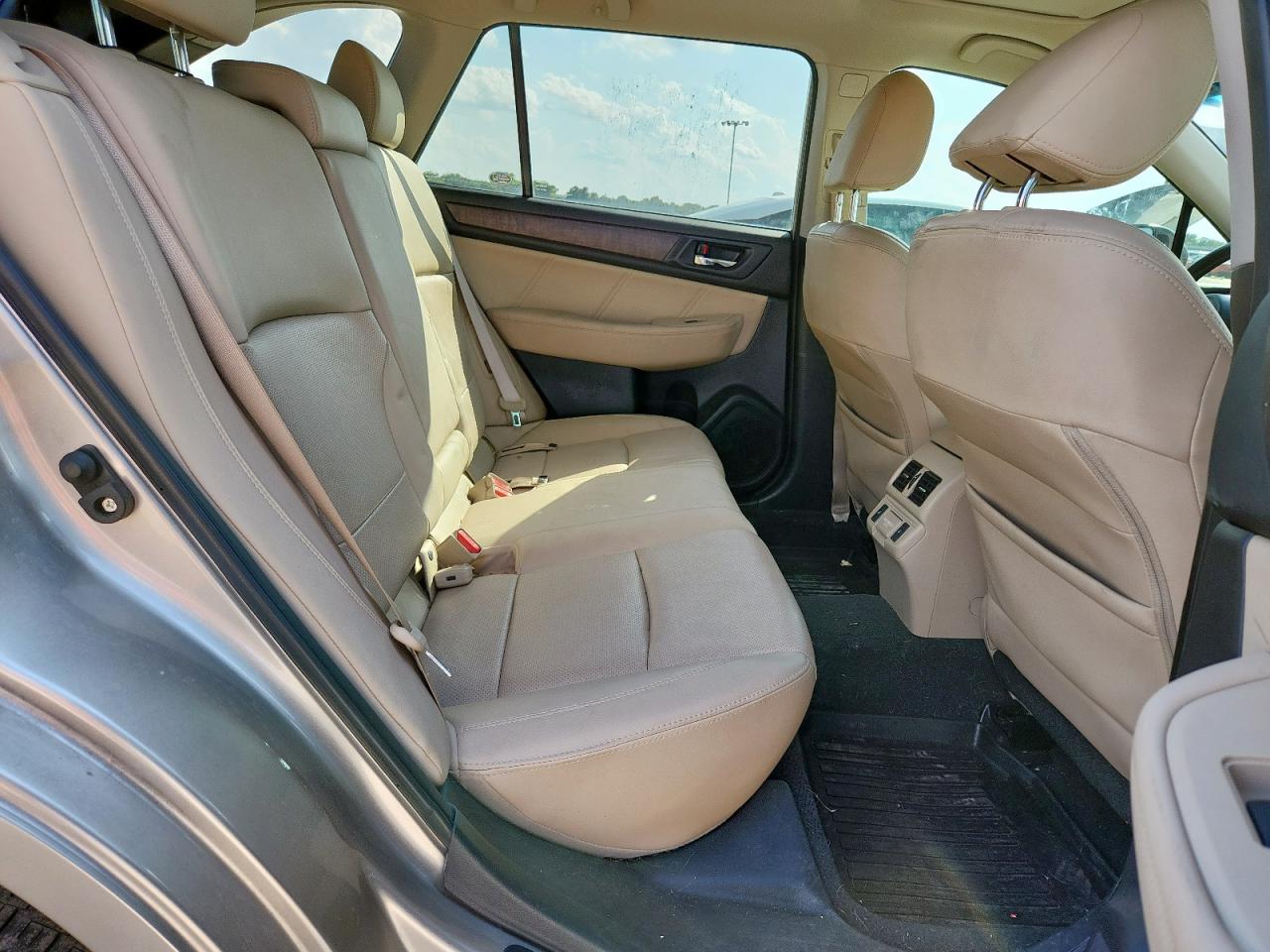 2018 Subaru Outback 2.5I Limited VIN: 4S4BSANC8J3362553 Lot: 63843625