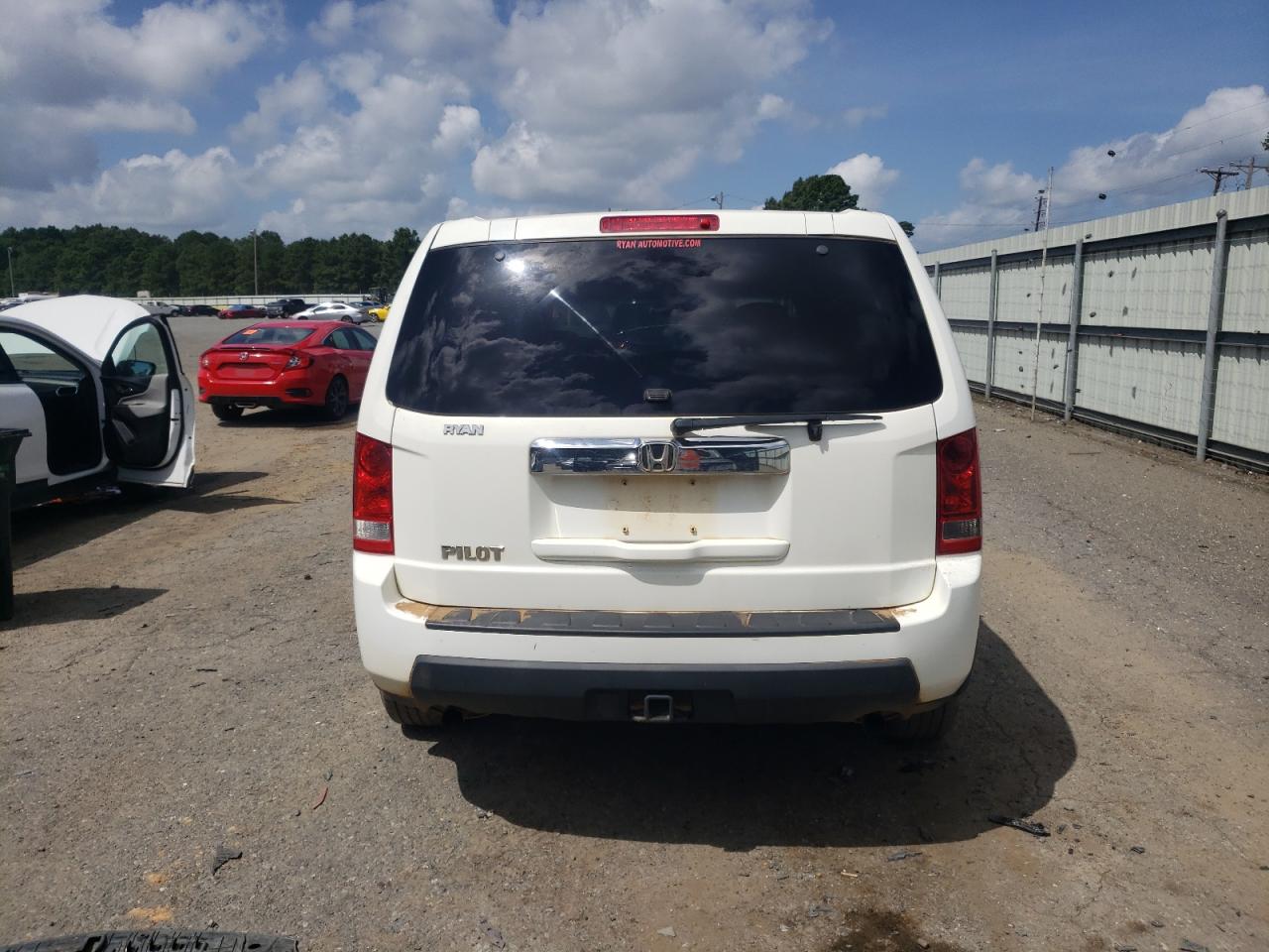 2009 Honda Pilot Lx VIN: 5FNYF382X9B021266 Lot: 64661275