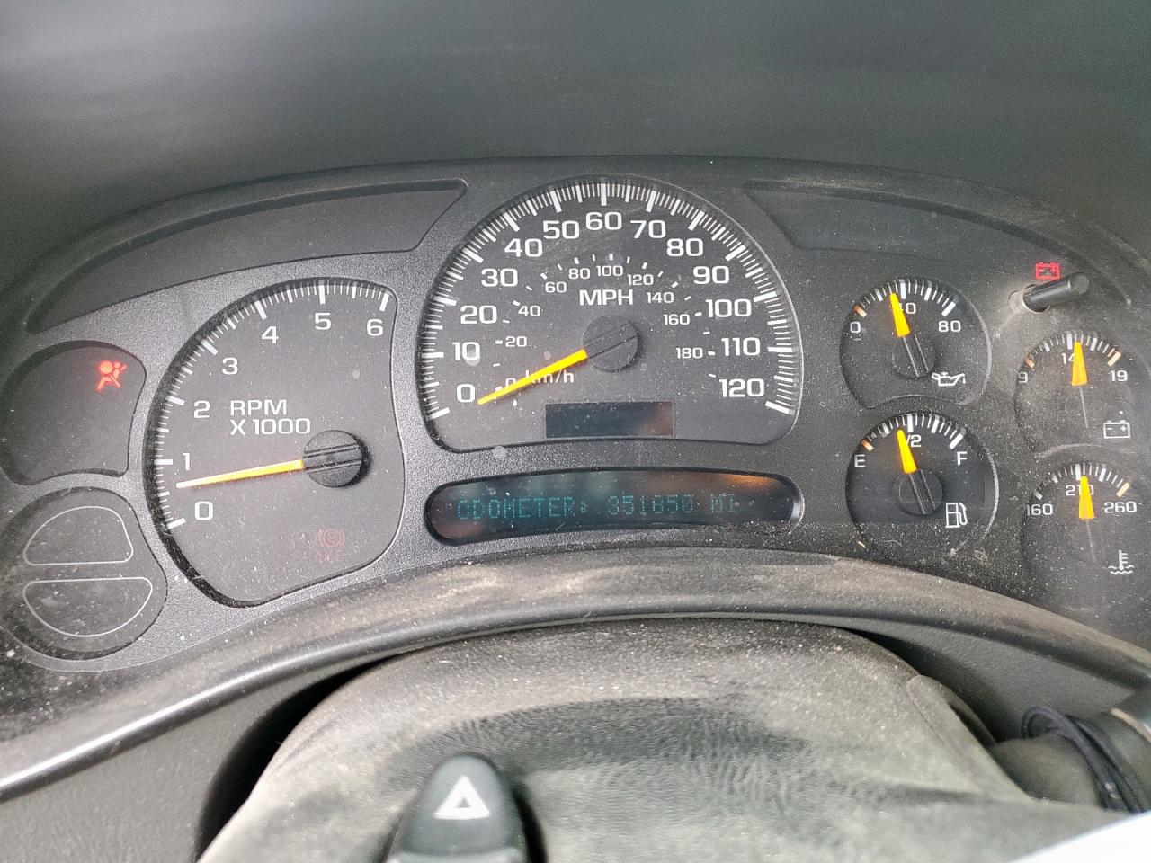 2005 Chevrolet Silverado C1500 VIN: 2GCEC19T251302224 Lot: 65611975