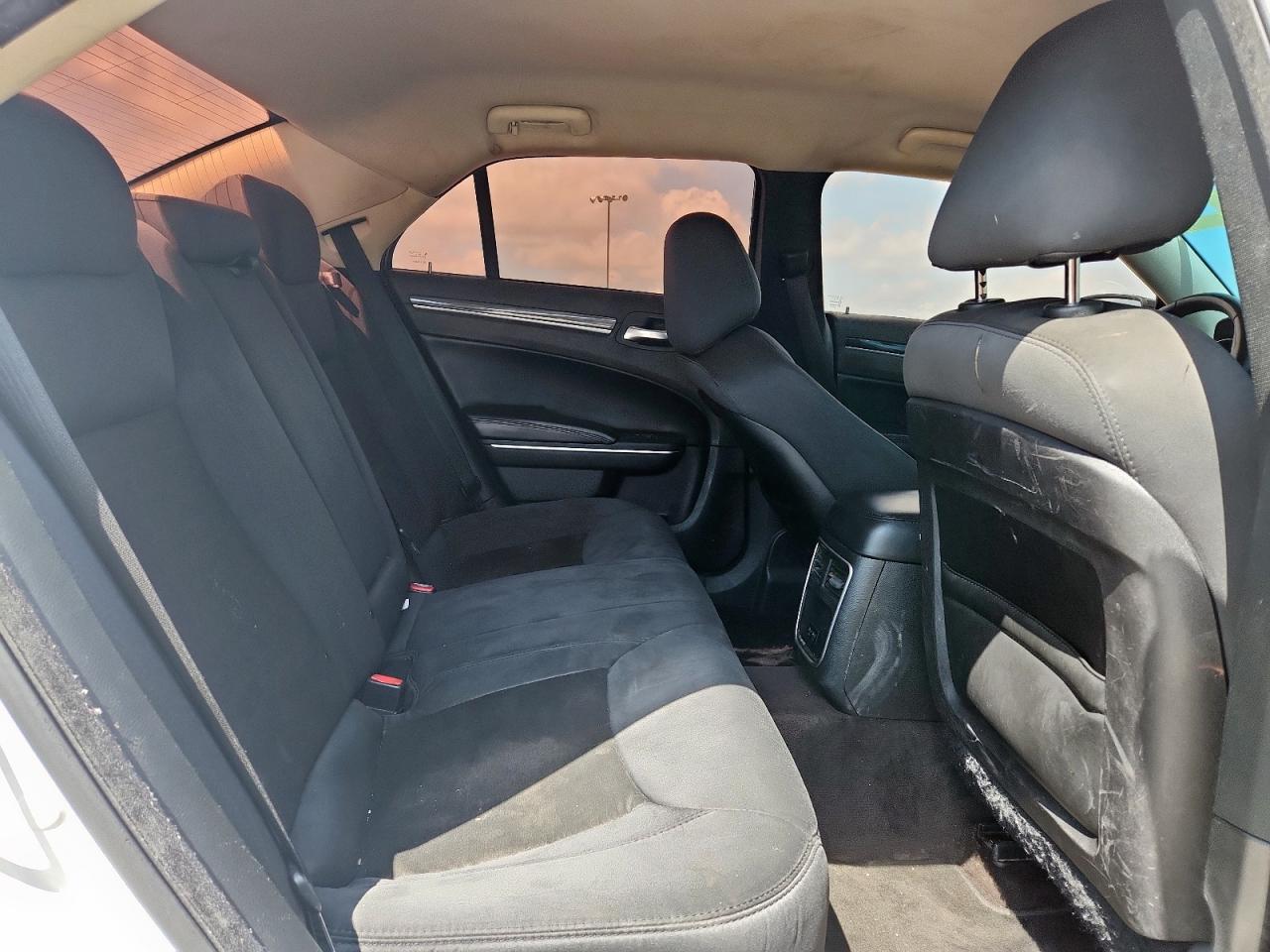 2018 Chrysler 300 Touring VIN: 2C3CCAAG1JH283595 Lot: 64798155