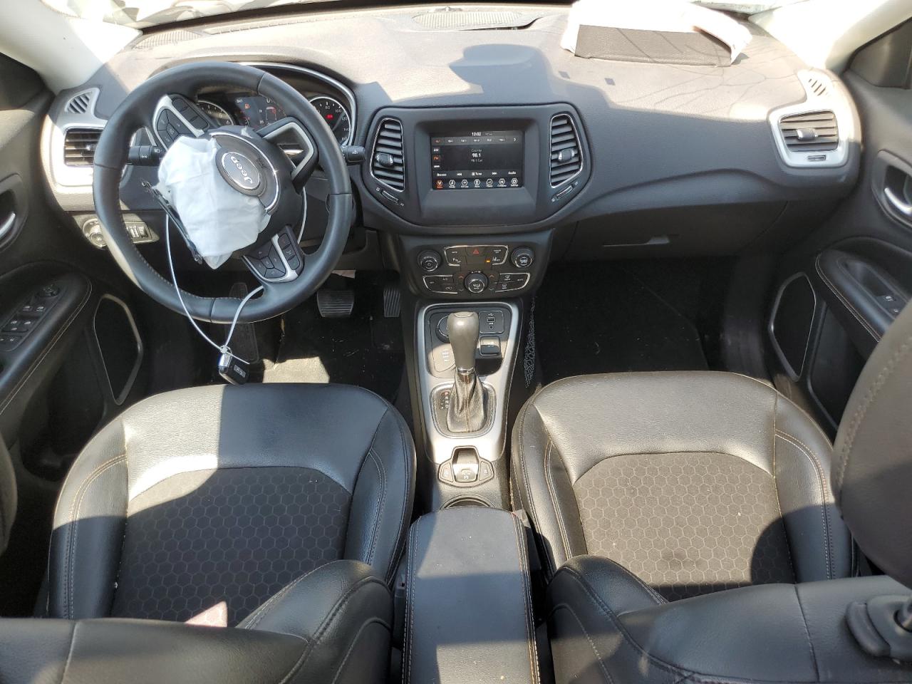 2018 Jeep Compass Latitude VIN: 3C4NJDBB4JT249298 Lot: 65140365