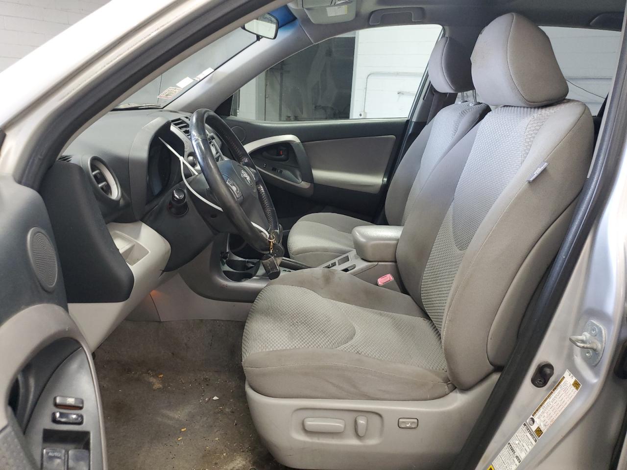 2008 Toyota Rav4 Limited VIN: JTMBD31V886063350 Lot: 64698555