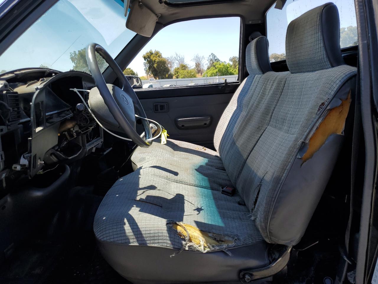 1992 Toyota Pickup 1/2 Ton Short Wheelbase VIN: JT4RN81A9N0090450 Lot: 64424095