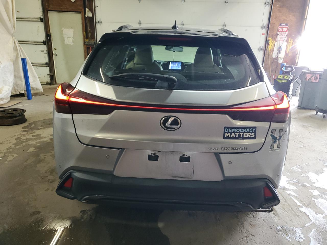 2023 Lexus Ux 250H Base VIN: JTHB9JBH1P2067050 Lot: 65222505