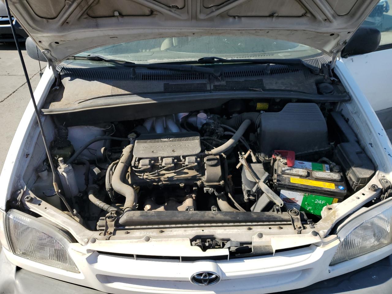 2000 Toyota Sienna Ce VIN: 4T3GF19C9YU300109 Lot: 64864685