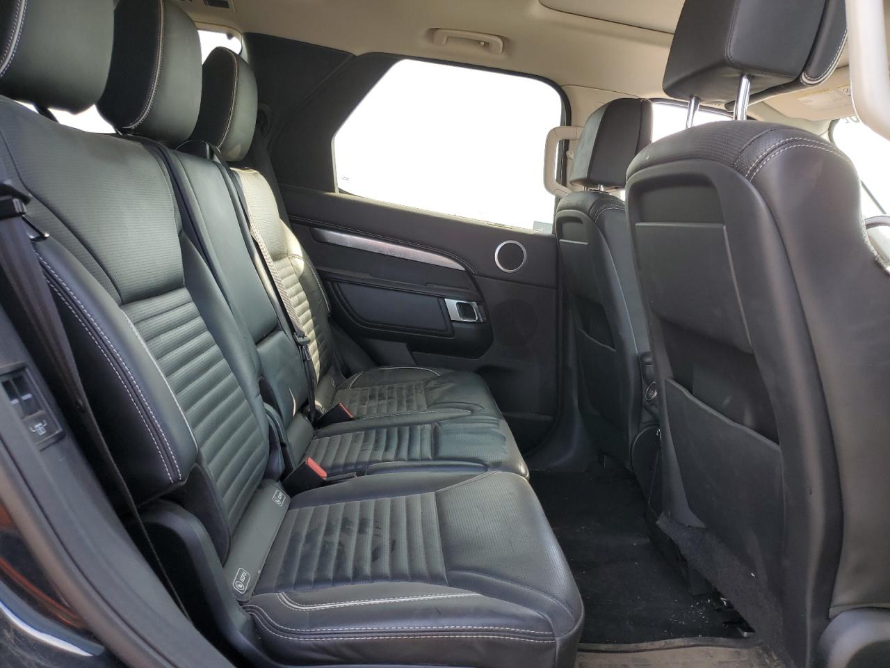 2017 Land Rover Discovery First Edition VIN: SALRTBBV6HA013885 Lot: 64547475