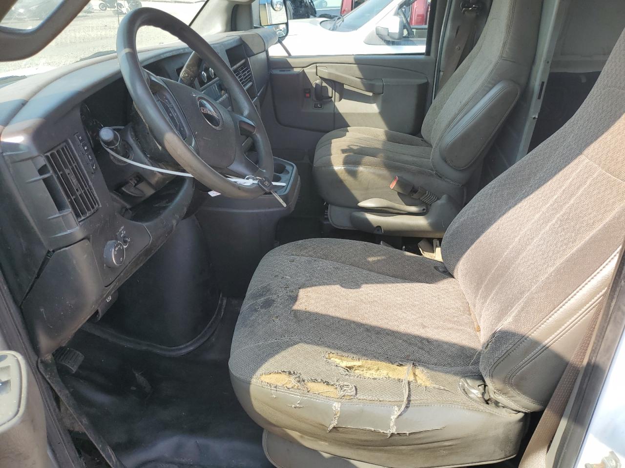 2018 GMC Savana G2500 VIN: 1GTW7AFG6J1330527 Lot: 63425045