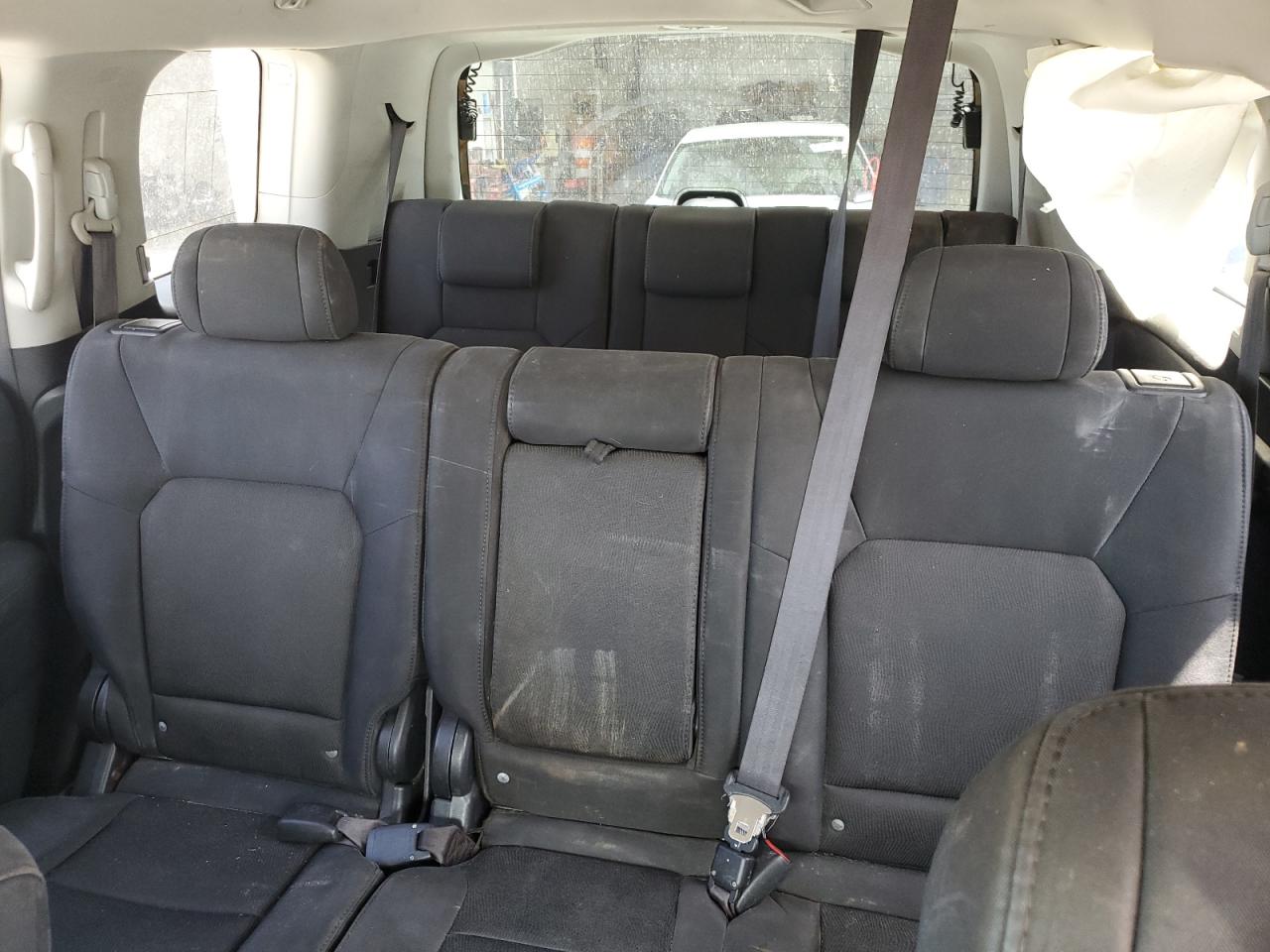 2011 Honda Pilot Lx VIN: 5FNYF3H21BB043632 Lot: 63917065