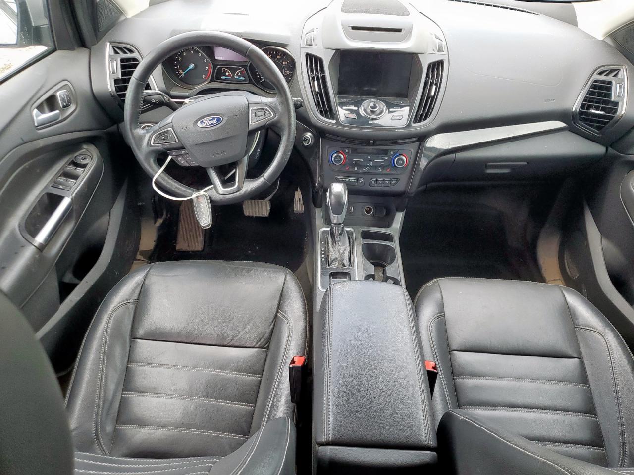 1FMCU9J94JUB72380 2018 Ford Escape Titanium