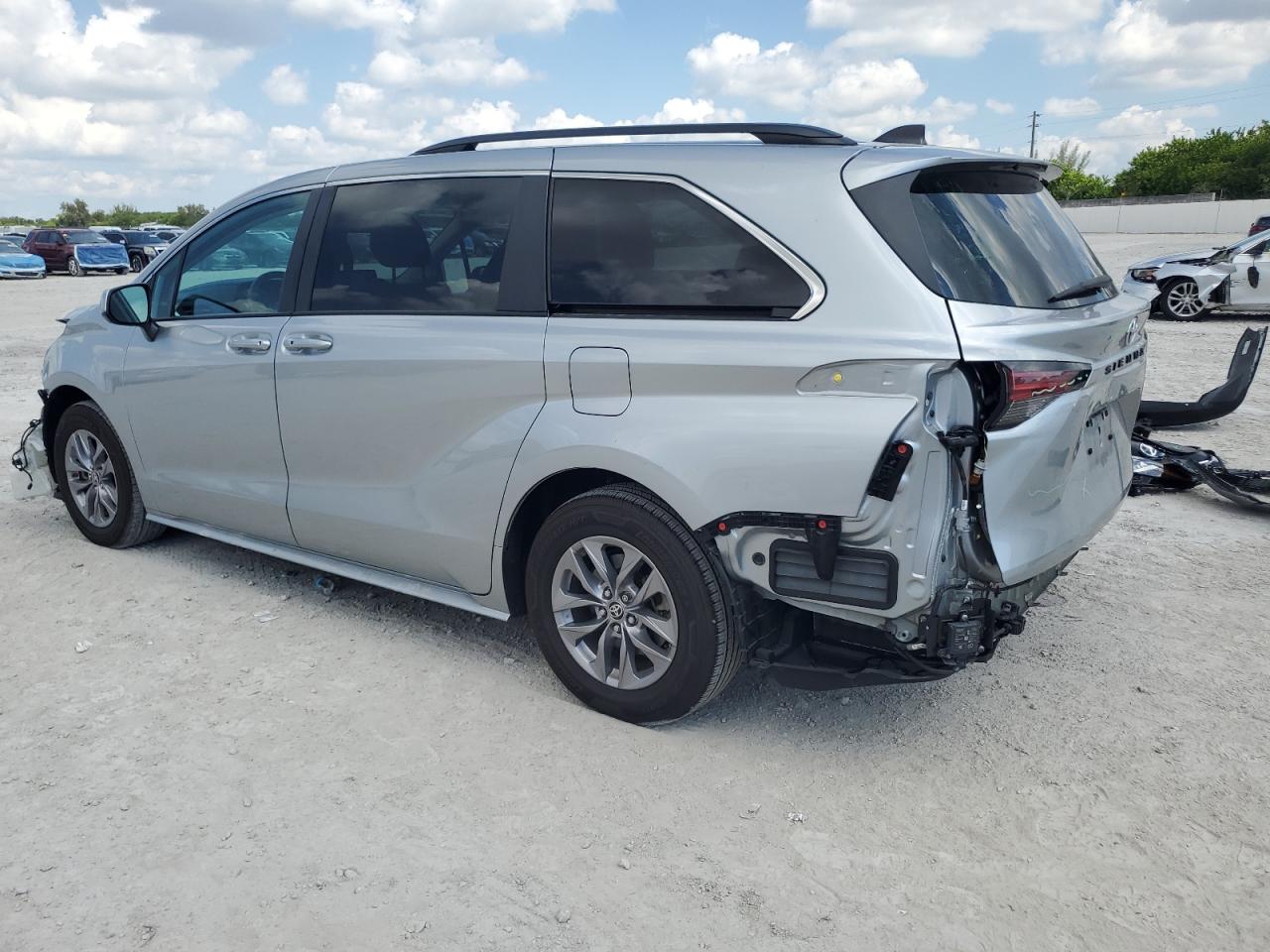 2022 Toyota Sienna Le VIN: 5TDKRKEC5NS124749 Lot: 66916915
