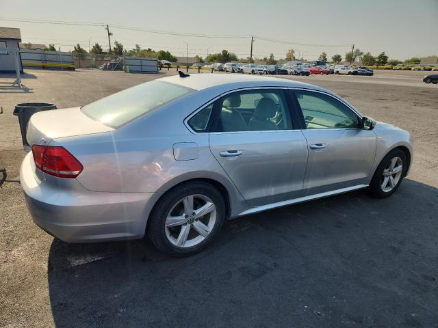  VOLKSWAGEN PASSAT 2014 Серебристый