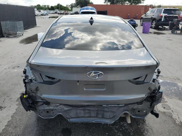  HYUNDAI ELANTRA 2018 Серый