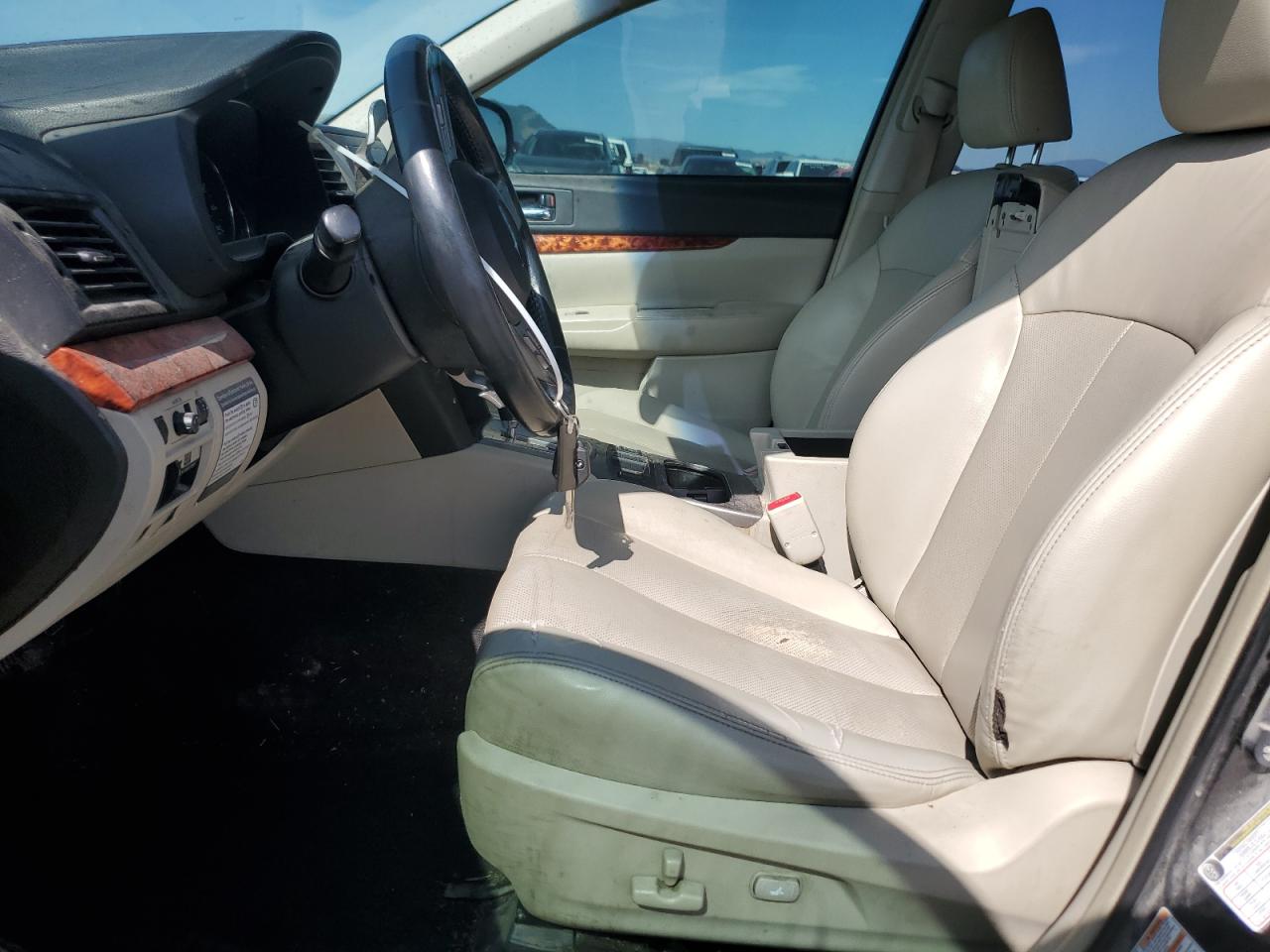 2011 Subaru Outback 3.6R Limited VIN: 4S4BREKC2B2390976 Lot: 64637095
