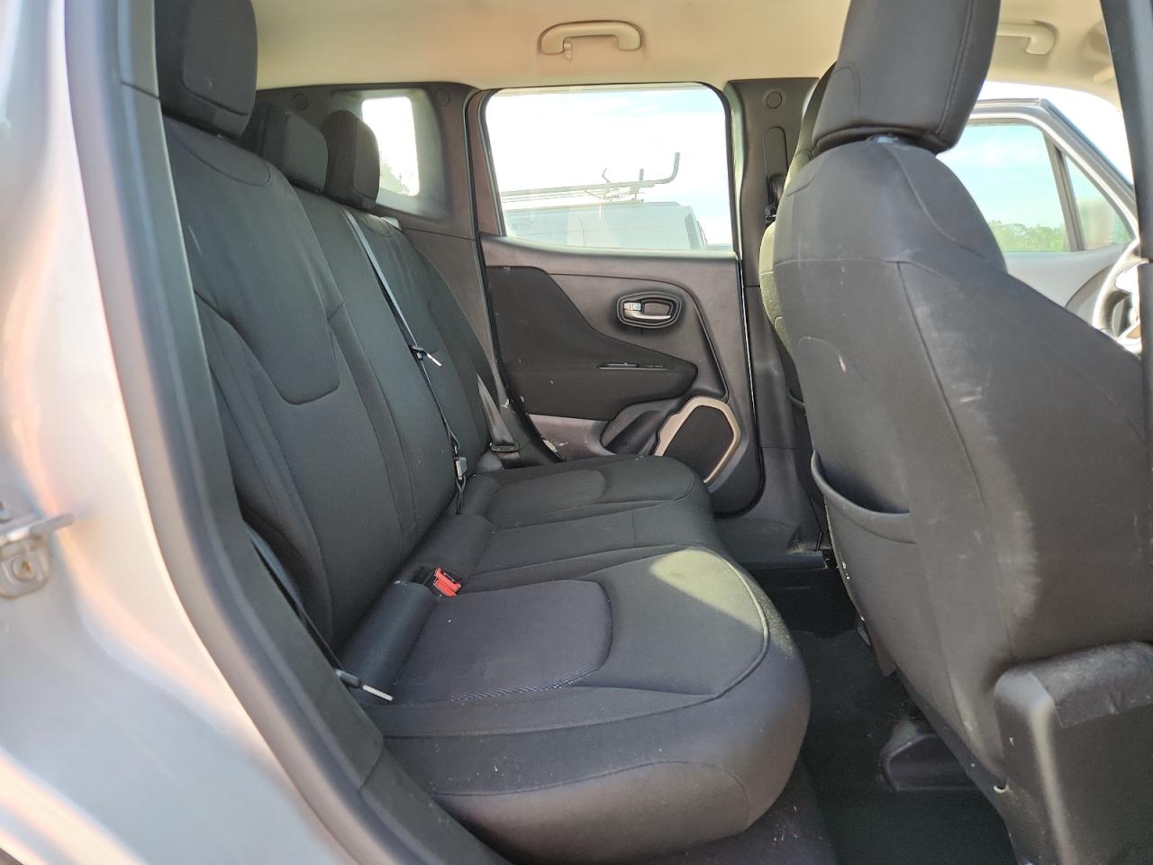 2015 Jeep Renegade Latitude VIN: ZACCJABH0FPB58051 Lot: 62681055