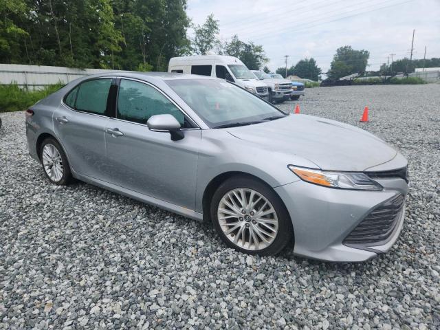  TOYOTA CAMRY 2018 Silver