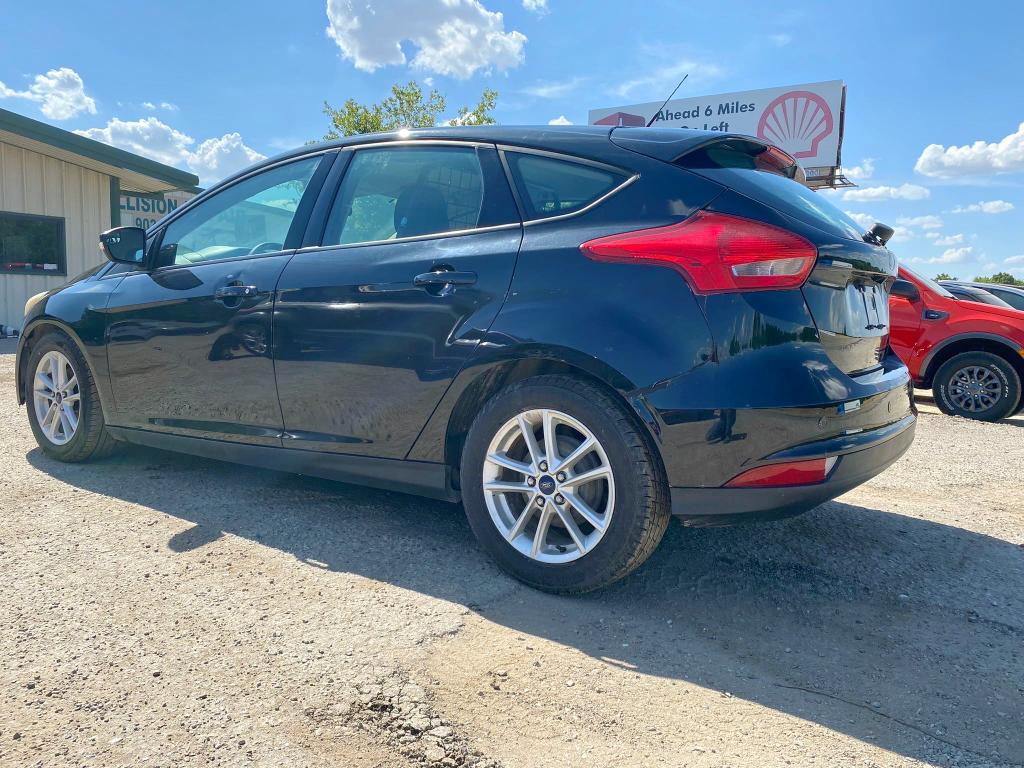 Hatchbacks FORD FOCUS 2015 Czarny