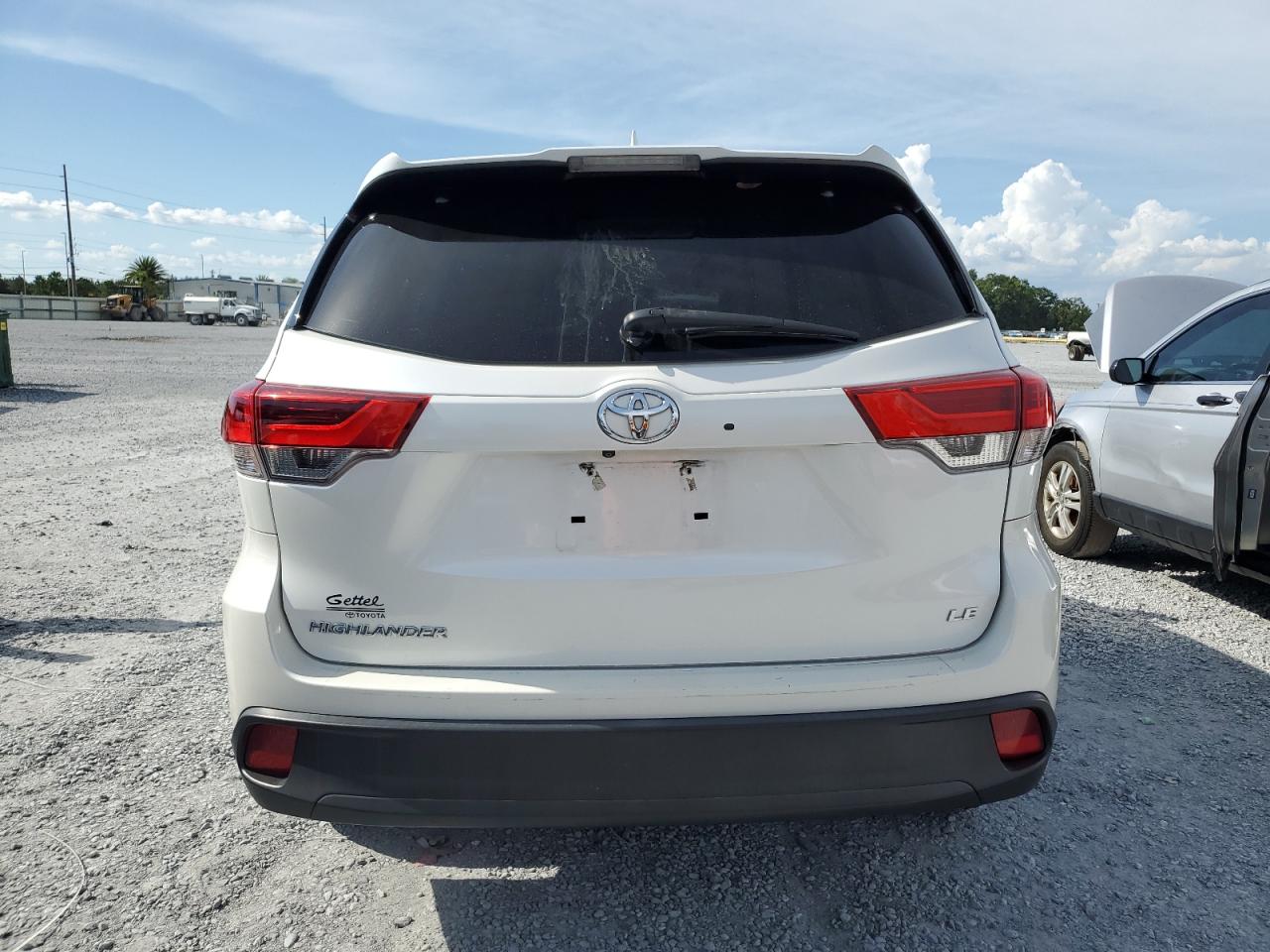 2018 Toyota Highlander Le VIN: 5TDZZRFH0JS240436 Lot: 64383255