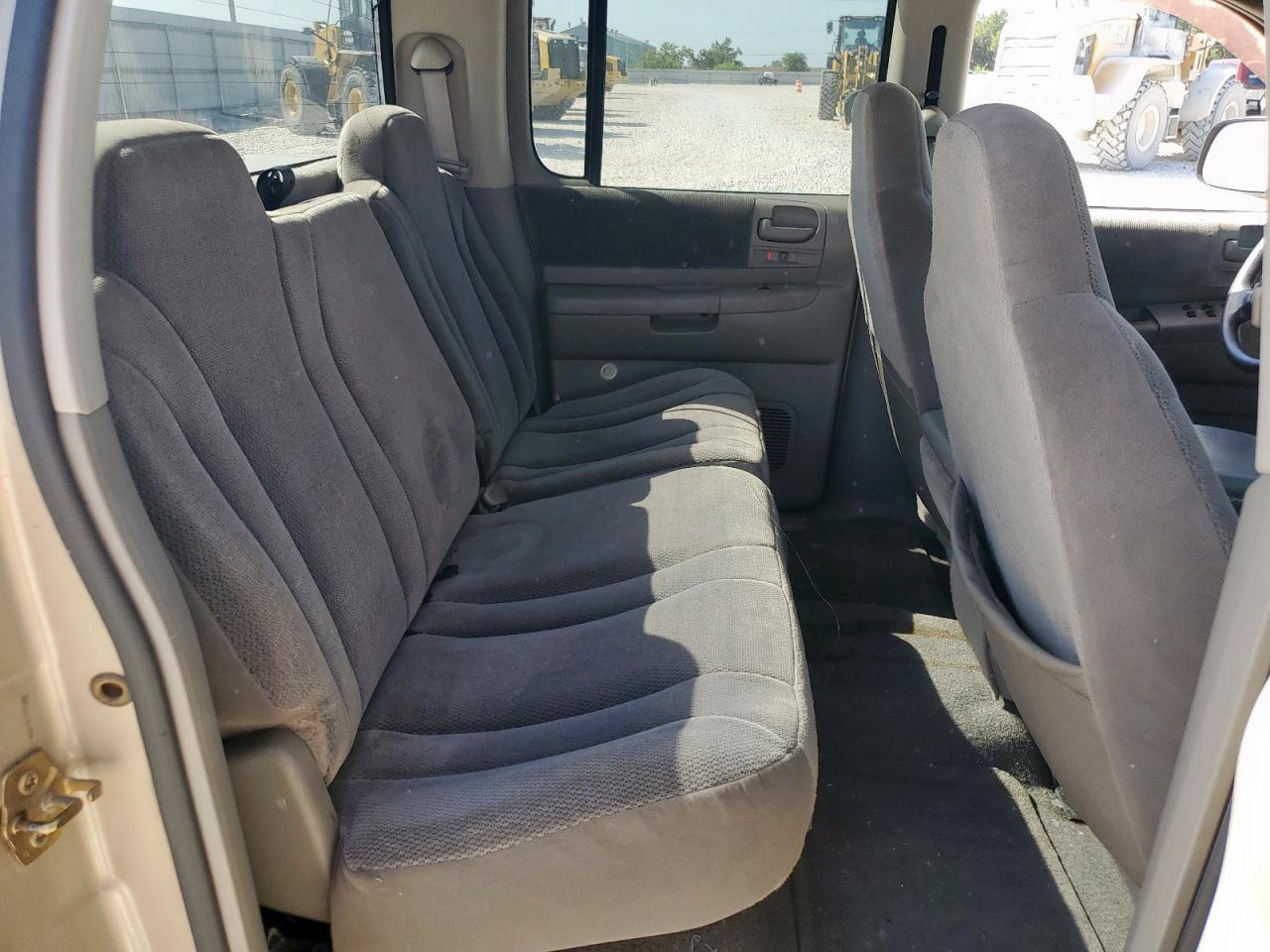 2002 Dodge Dakota Quad Slt VIN: 1B7HL48XX2S693282 Lot: 66738085