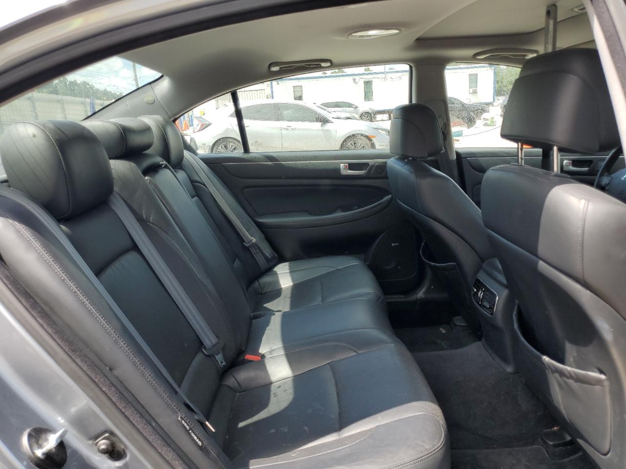 2014 Hyundai Genesis 3.8L VIN: KMHGC4DDXEU262307 Lot: 64306735