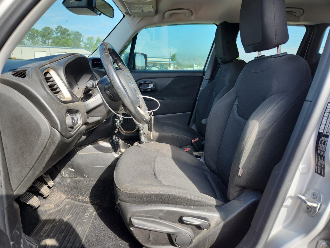 2015 Jeep Renegade Latitude VIN: ZACCJABH0FPB58051 Lot: 62681055