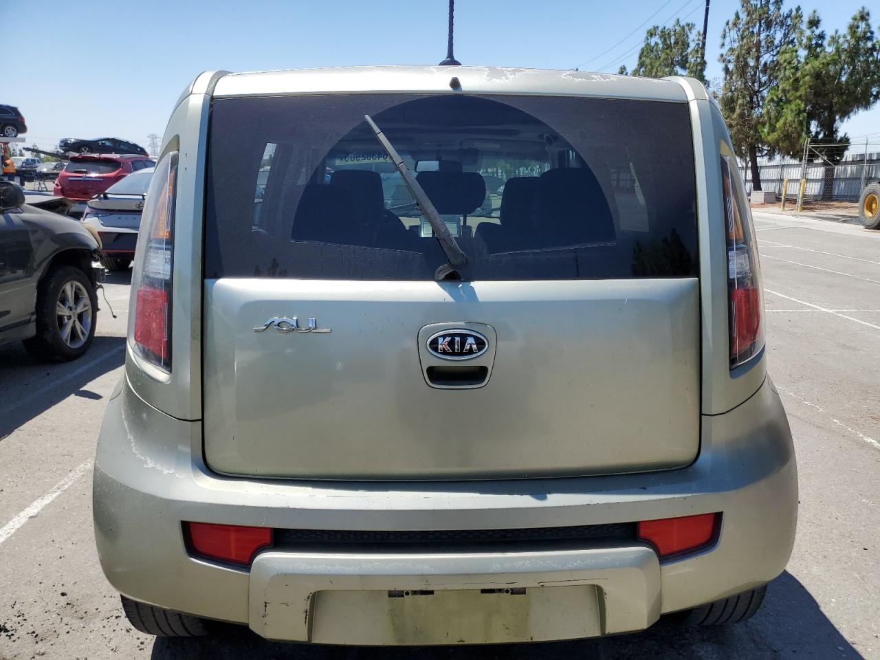 2011 Kia Soul + VIN: KNDJT2A21B7277516 Lot: 64382905