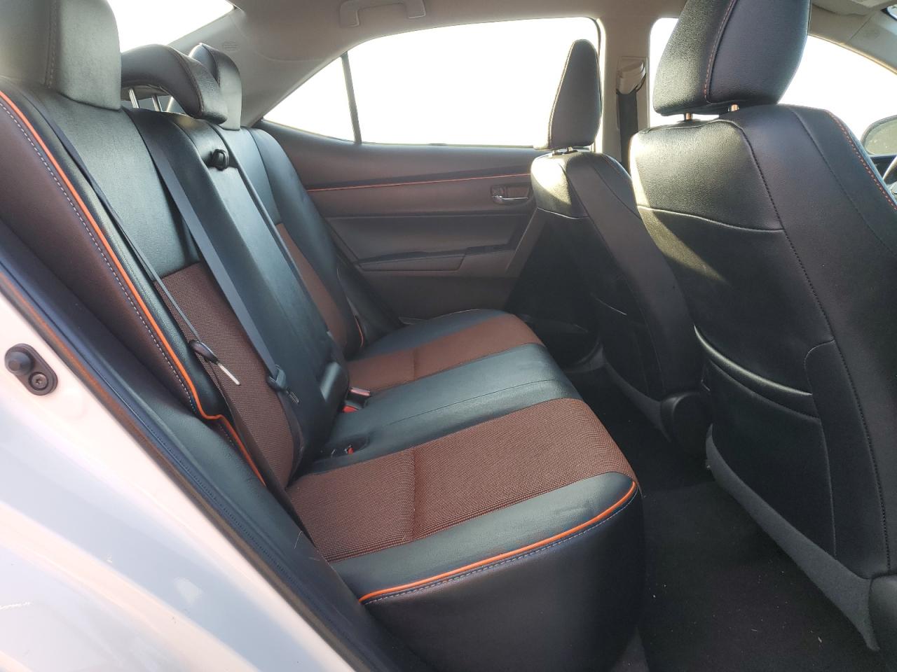 2018 Toyota Corolla L VIN: 2T1BURHE6JC053889 Lot: 64619995