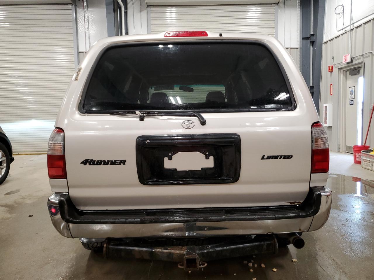 1998 Toyota 4Runner Limited VIN: JT3HN87R2W9007449 Lot: 63662135