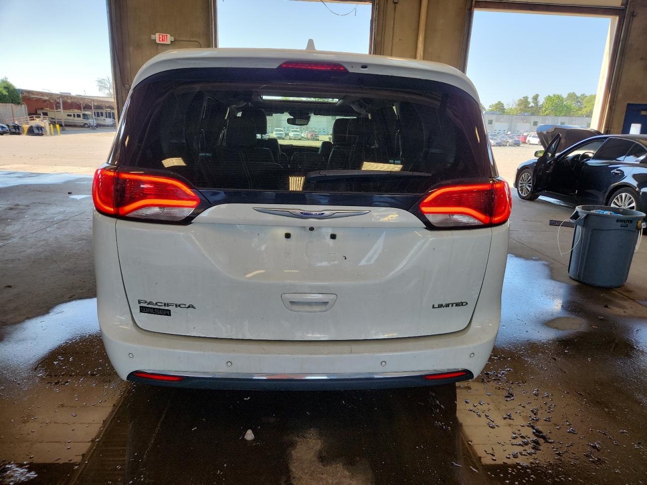 2018 Chrysler Pacifica Limited VIN: 2C4RC1GG0JR247355 Lot: 63254345