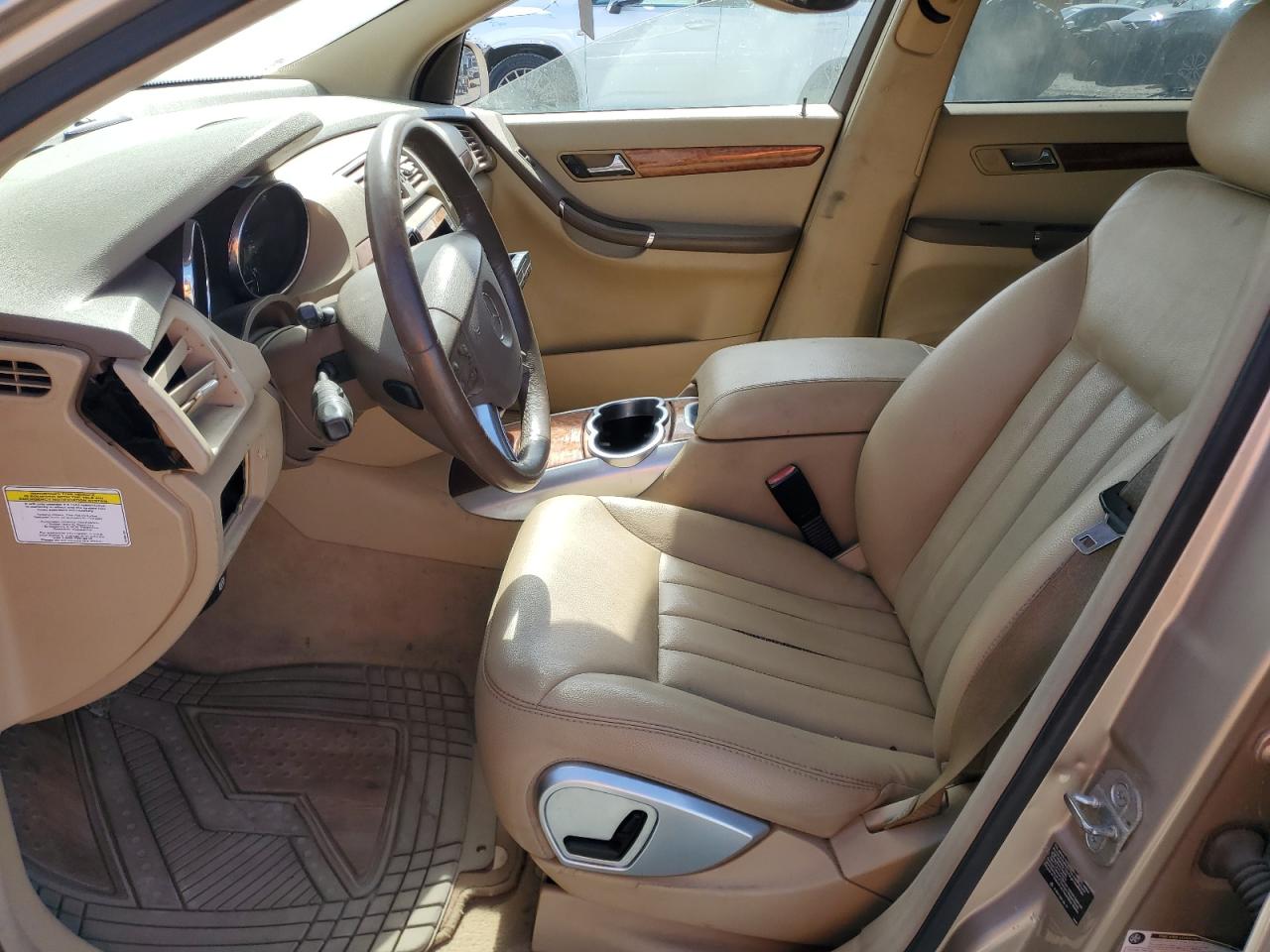 2006 Mercedes-Benz R 350 VIN: 4JGCB65E56A010164 Lot: 63115135