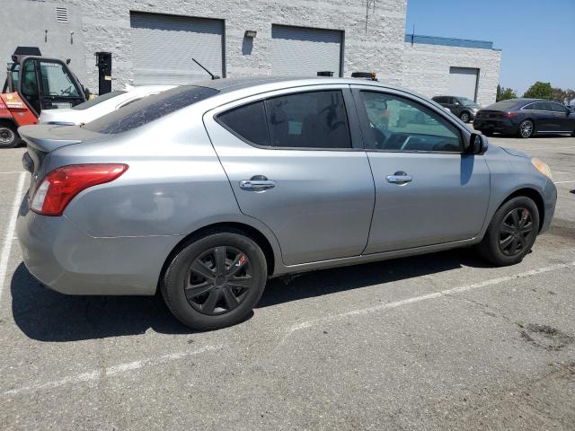 Sedans NISSAN VERSA 2013 Silver