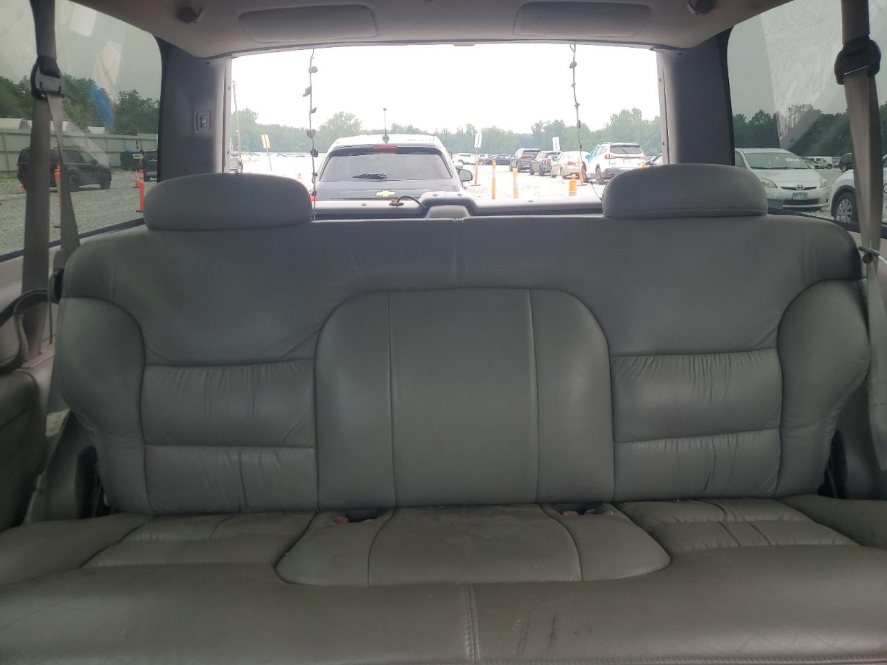 1997 GMC Yukon VIN: 3GKEK18R8VG517983 Lot: 64001275