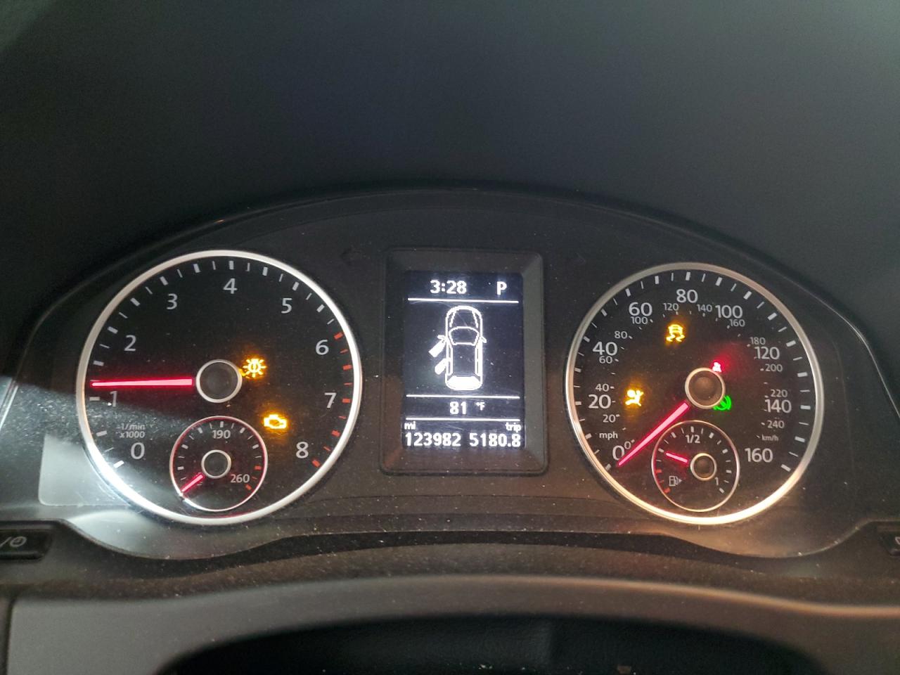 2017 Volkswagen Tiguan S VIN: WVGAV7AXXHK054475 Lot: 66007575