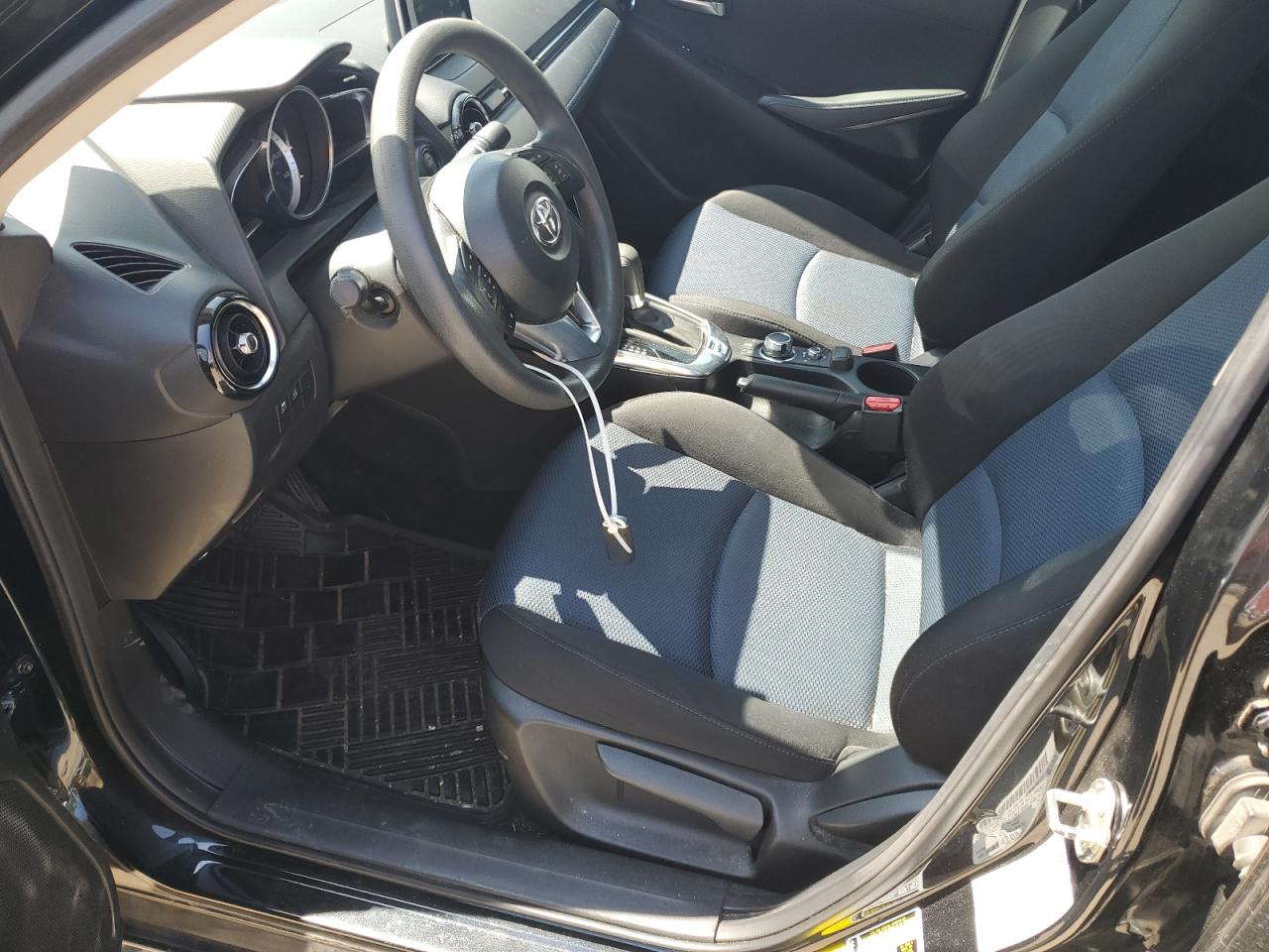 2017 Toyota Yaris Ia VIN: 3MYDLBYVXHY187335 Lot: 64886815
