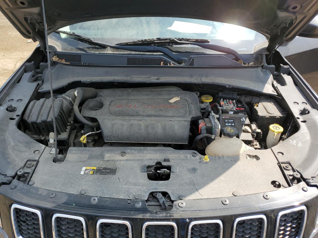 2018 Jeep Compass Latitude VIN: 3C4NJDBB1JT281934 Lot: 65583245