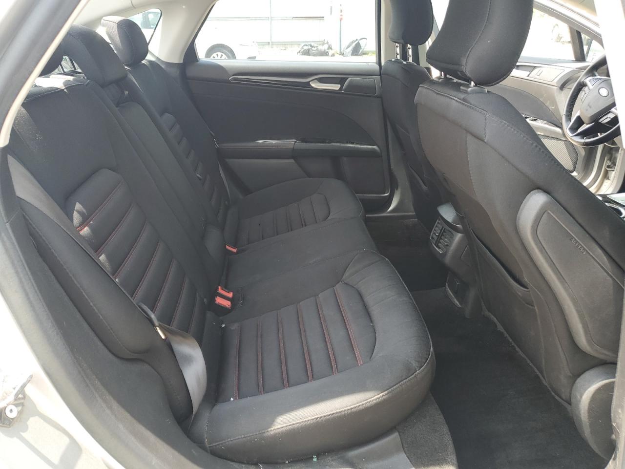 2015 Ford Fusion Se Hybrid VIN: 3FA6P0LU4FR301714 Lot: 64370525
