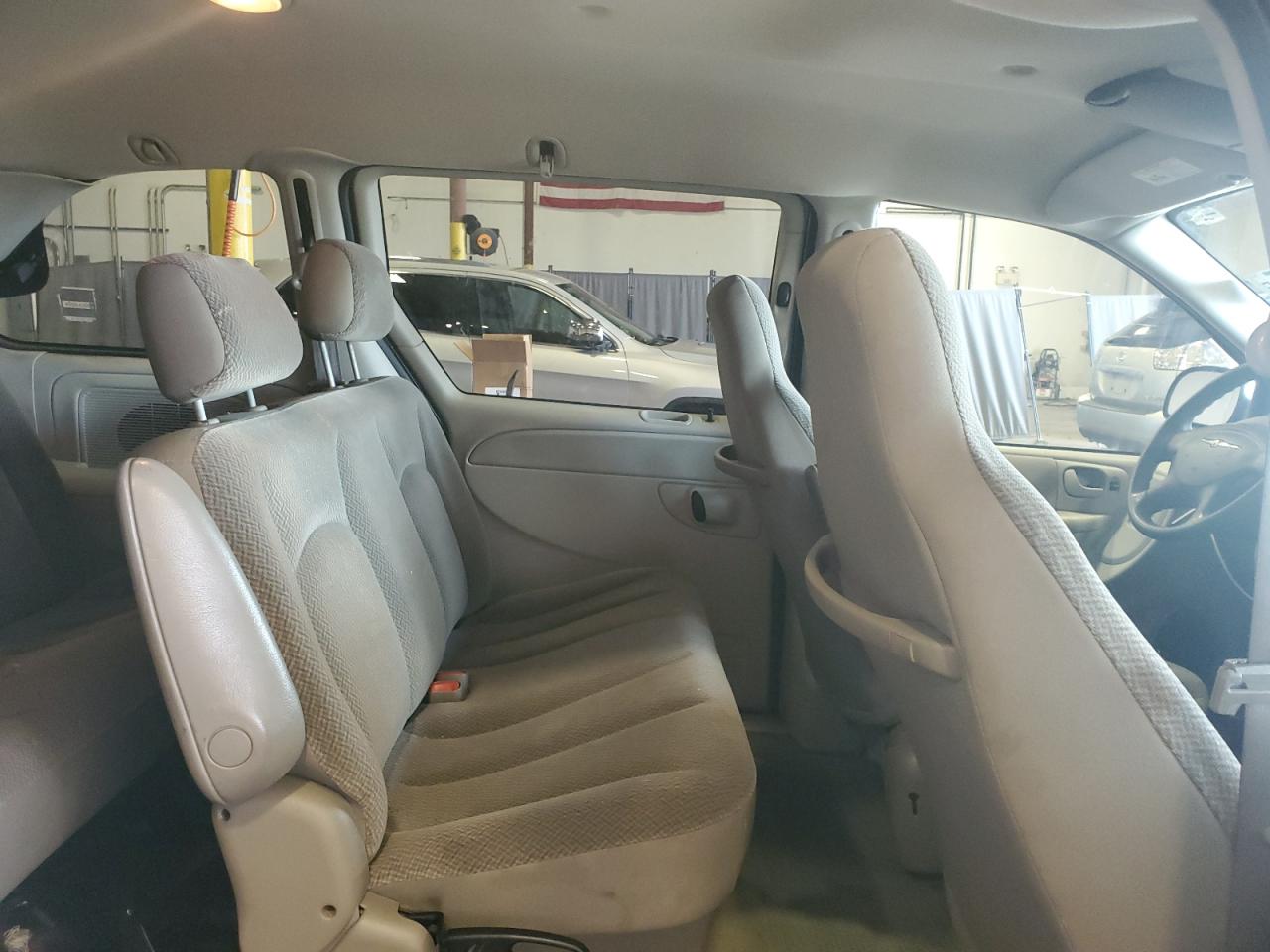 2005 Chrysler Town & Country VIN: 1C4GP45R25B318979 Lot: 64759635