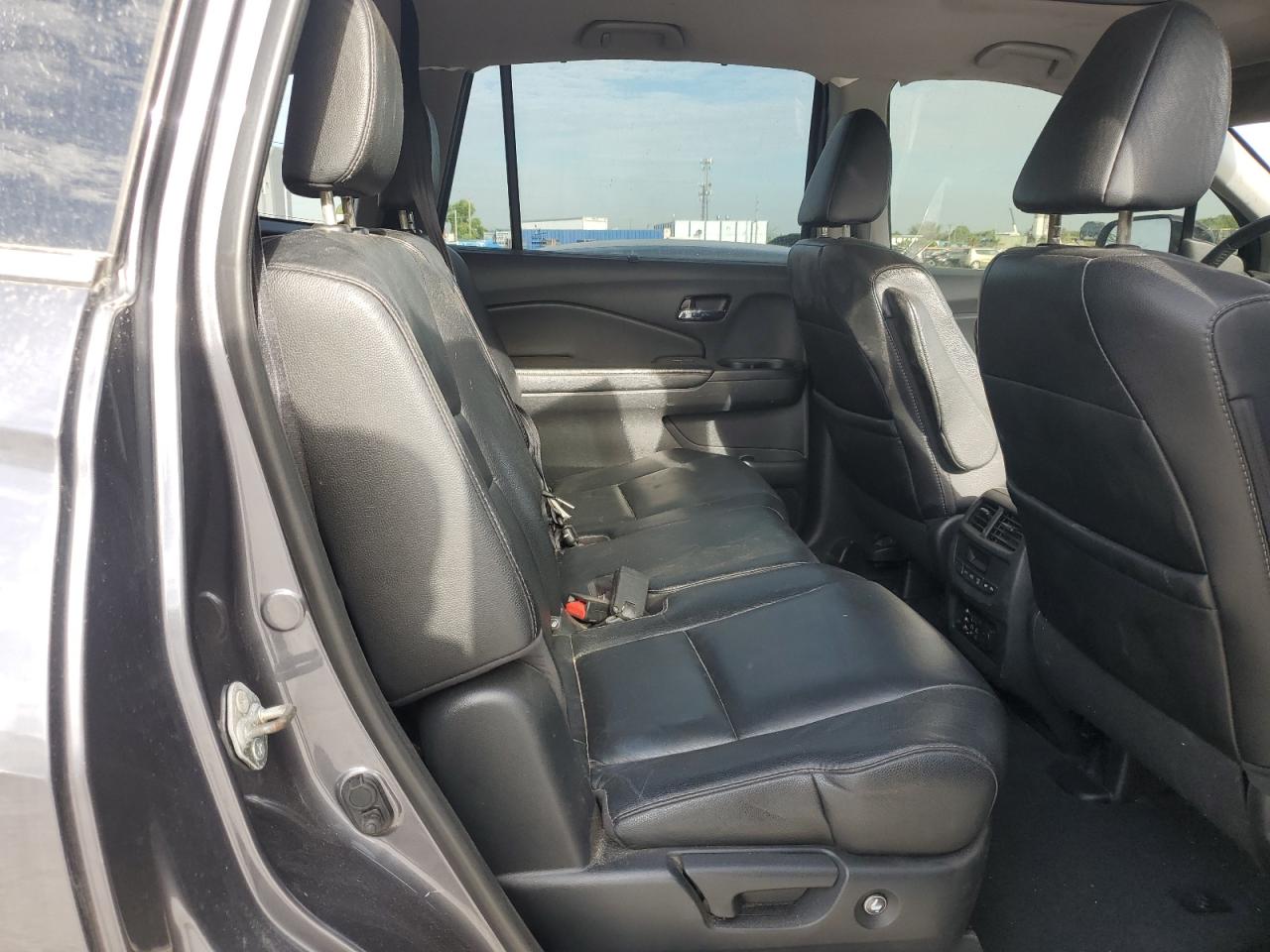 2017 Honda Pilot Touring VIN: 5FNYF5H94HB011565 Lot: 63282635