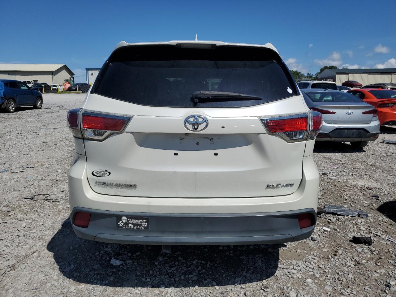 2016 Toyota Highlander Xle VIN: 5TDJKRFH6GS332970 Lot: 64625005