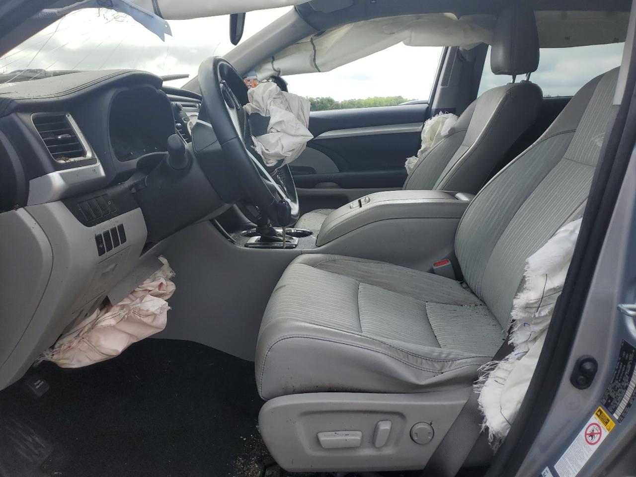 2015 Toyota Highlander Le VIN: 5TDBKRFH5FS086383 Lot: 65085485