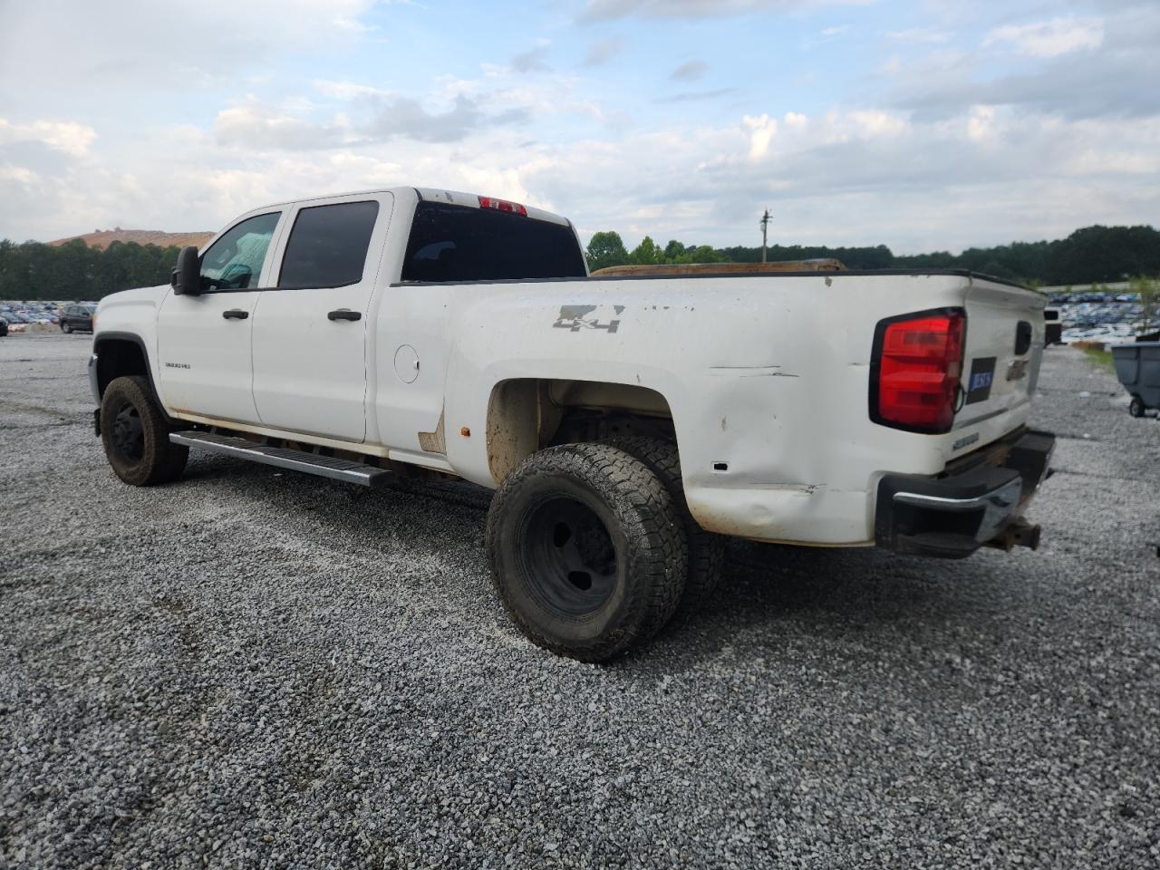 2015 GMC Sierra K3500 VIN: 1GT421C89FF108240 Lot: 62966355