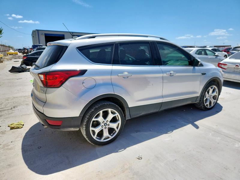  FORD ESCAPE 2019 Серебристый