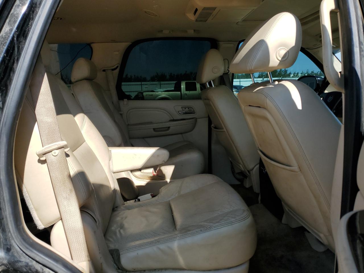 2008 Cadillac Escalade Luxury VIN: 1GYFK63828R170855 Lot: 64285525