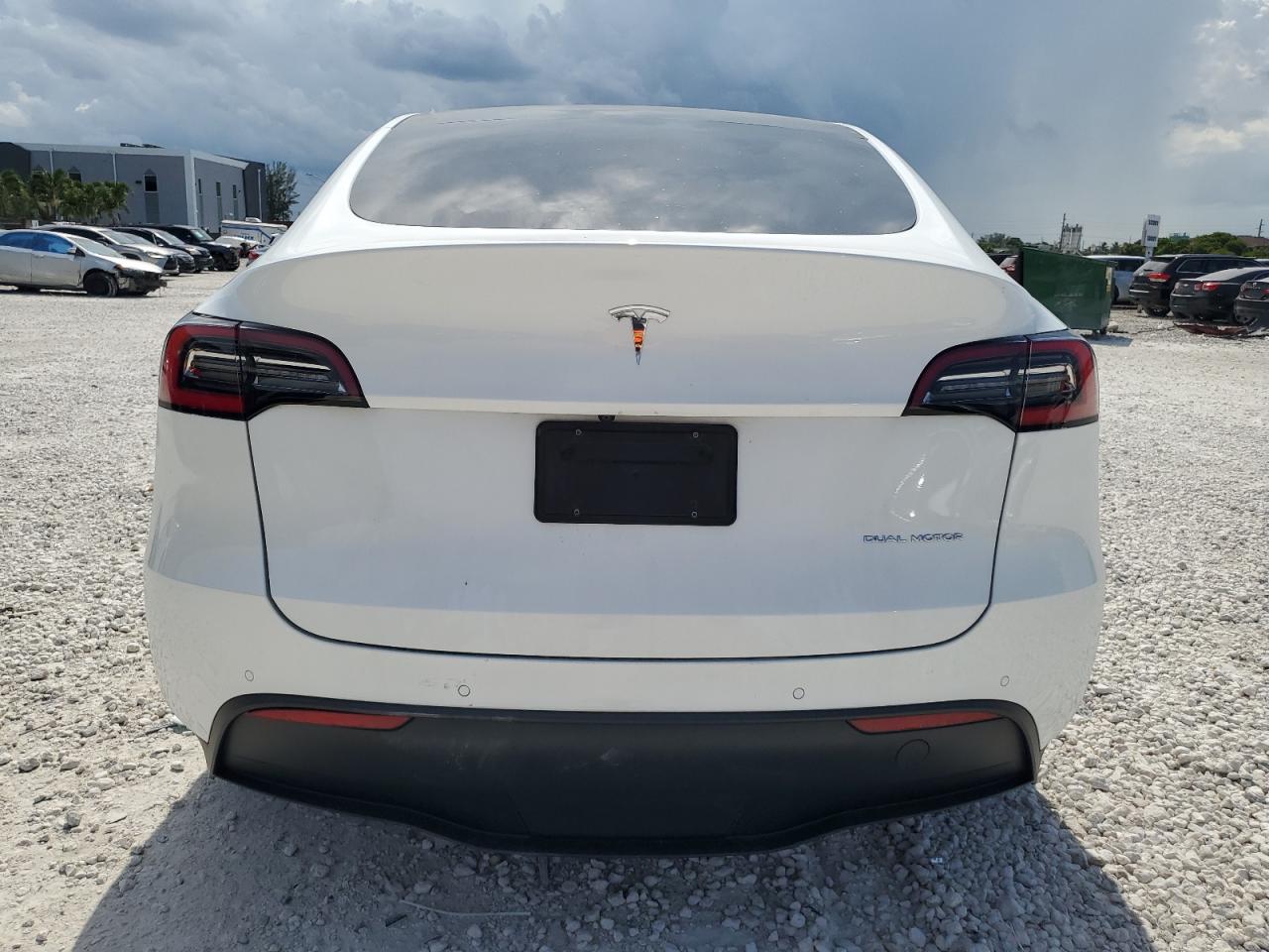 2021 Tesla Model Y VIN: 5YJYGAEE2MF187287 Lot: 65801225