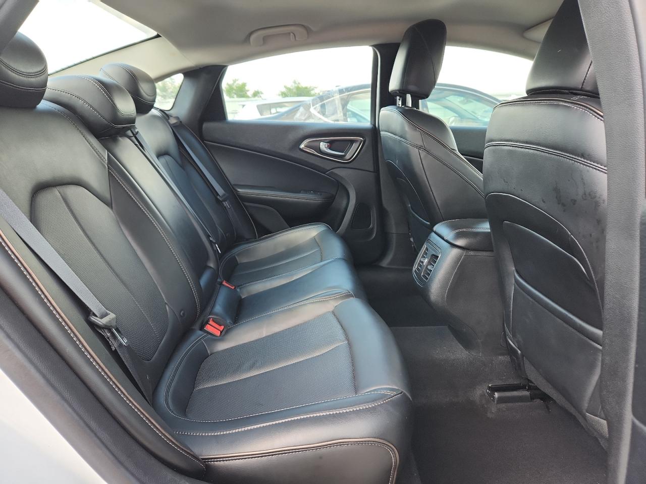 2015 Chrysler 200 C VIN: 1C3CCCCG2FN509599 Lot: 62956225