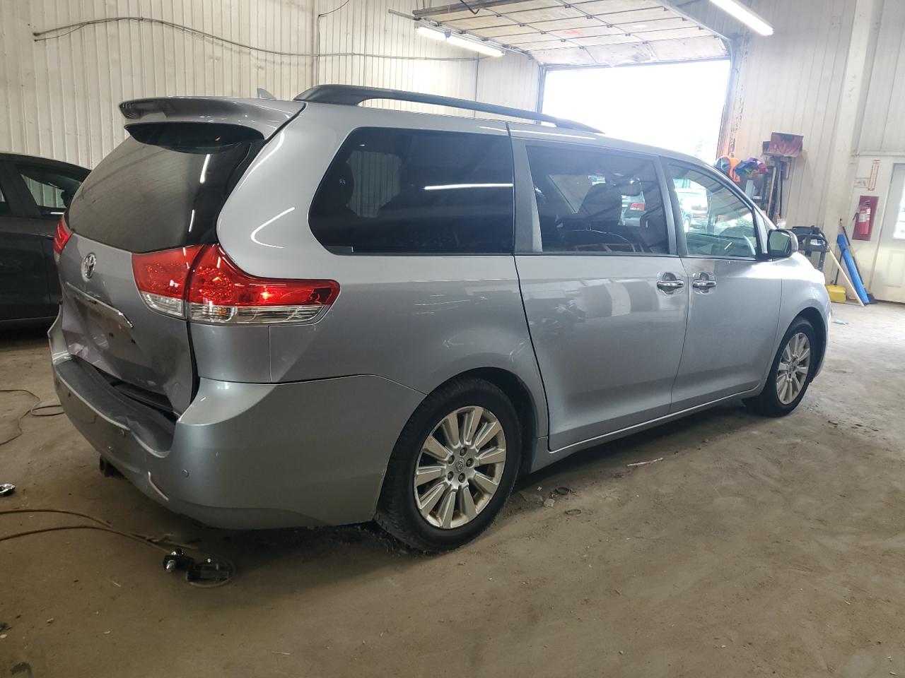 2011 Toyota Sienna Xle VIN: 5TDYK3DC2BS101429 Lot: 66796775