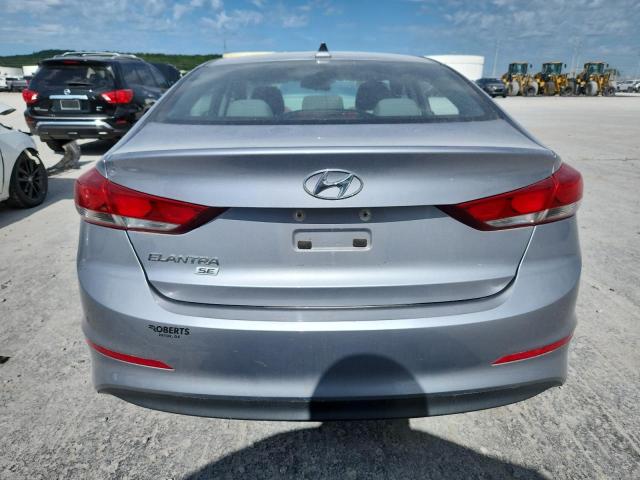 Sedans HYUNDAI ELANTRA 2017 Srebrny