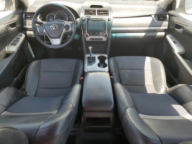 Sedans TOYOTA CAMRY 2012 Srebrny