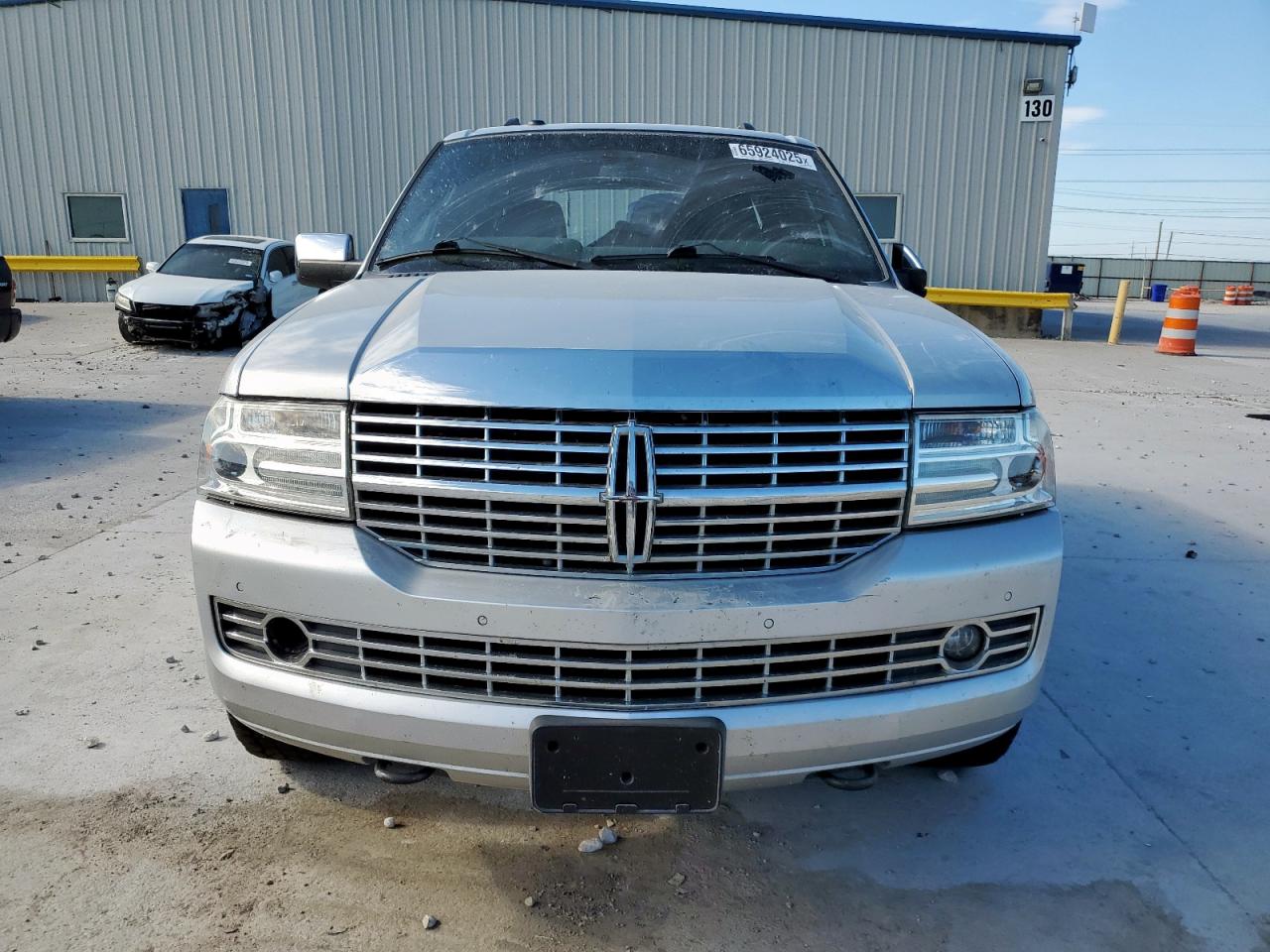 5lmjj2h57del04375 5LMJJ2H57DEL04375 2013 Lincoln Navigator